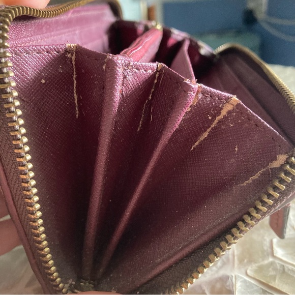 Fossil Aztec leather accordion zip around wallet in burgundy - Picture 9 of 11